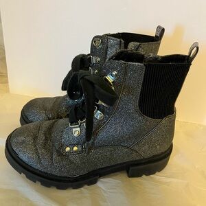 JUSTICE YOUTH SIZE 1 GIRLS SLIVER GLITTER LACE UP ZIP ANKLE BOOT‎